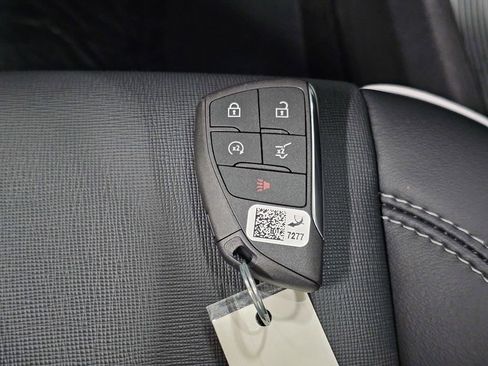 Used 2025 Buick Enclave Preferred image 34