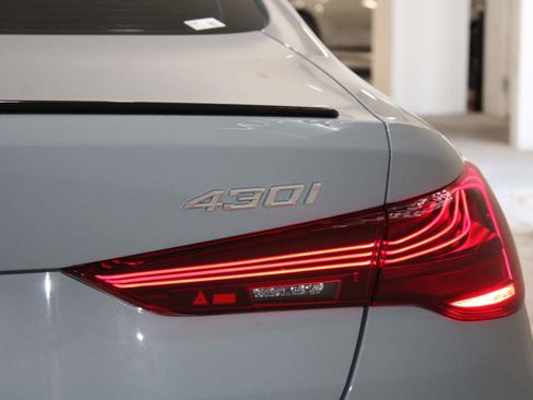 Used 2025 BMW 430i Coupe w/ M Sport Package image 7