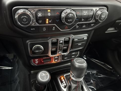 Certified 2020 Jeep Gladiator Rubicon image 30