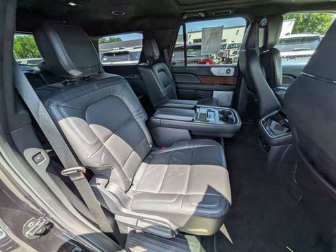 Used 2023 Lincoln Navigator Reserve AWD/4WD image 23