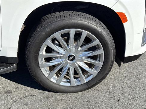 Used 2021 Cadillac Escalade Premium Luxury image 9