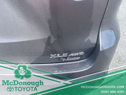 Used 2019 Toyota Highlander XLE image 10