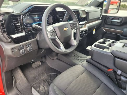 Used 2025 Chevrolet Silverado 3500 LT AWD/4WD image 11