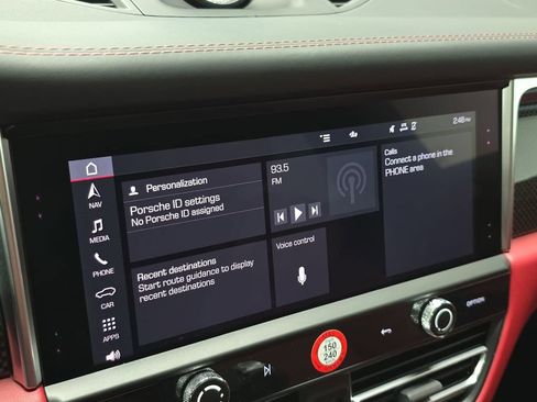 Certified 2024 Porsche Macan GTS AWD/4WD image 16