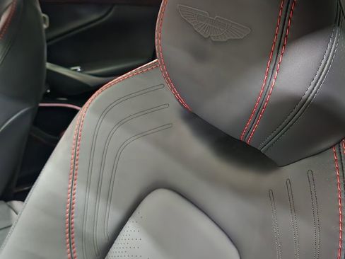 Used 2023 Aston Martin DBX image 33