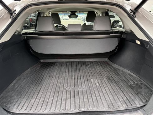 Certified 2021 Toyota Venza XLE image 7