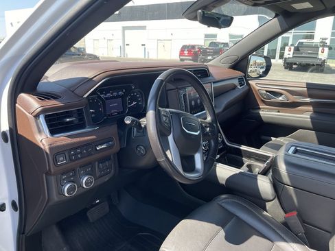 Used 2021 GMC Yukon Denali w/ Denali Ultimate Package AWD/4WD image 10