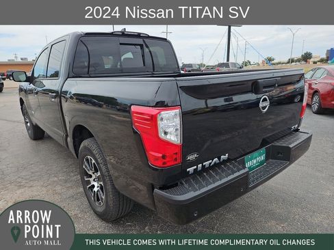 Used 2024 Nissan Titan SV RWD image 9