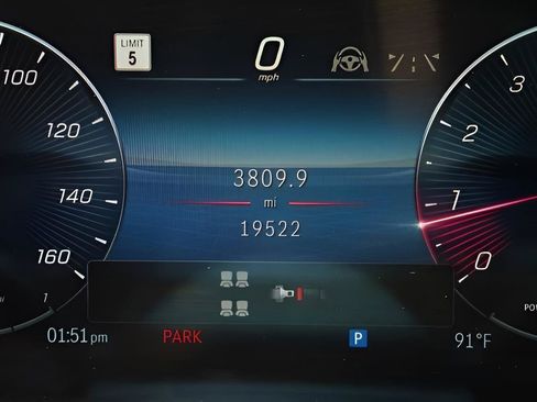 Used 2025 Mercedes-Benz GLS 450 4MATIC image 28
