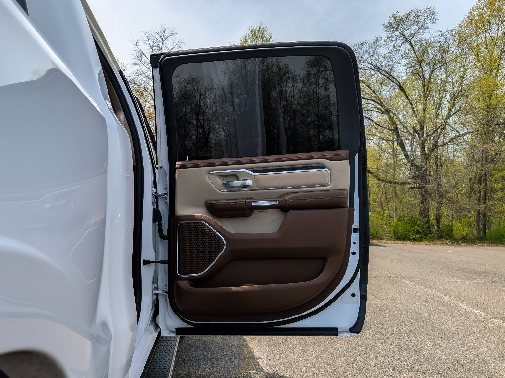 Used 2020 RAM 1500 Laramie AWD/4WD image 12