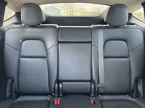 Used 2023 Tesla Model Y Long Range image 18