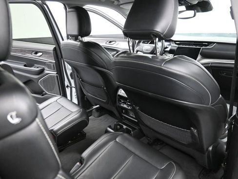 Used 2022 Jeep Grand Cherokee L Limited image 12