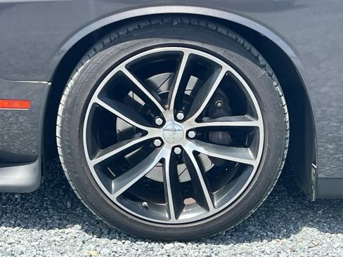 Used 2016 Dodge Challenger R/T Scat Pack w/ Leather Interior Group RWD image 12