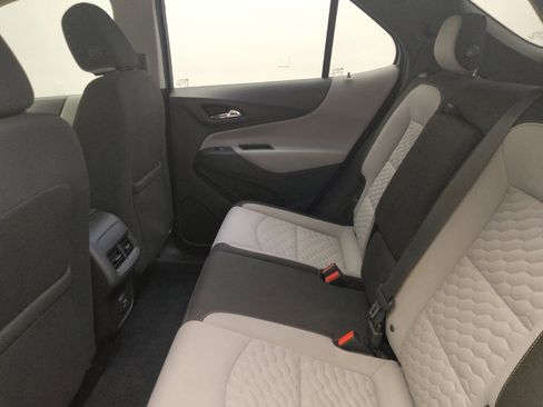 Used 2019 Chevrolet Equinox LS FWD image 18