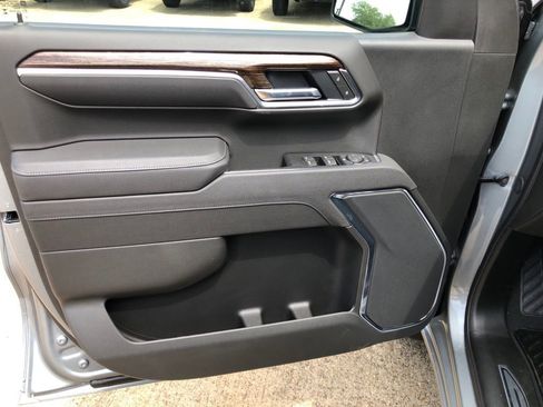 New 2025 GMC Sierra 1500 Elevation image 10