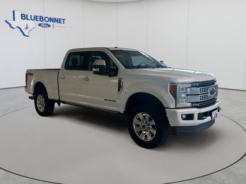 Used 2017 Ford F250 Platinum w/ Platinum Ultimate Package AWD/4WD image 3