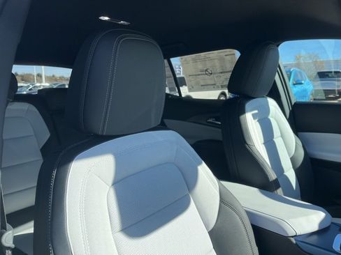 New 2026 Chevrolet Equinox EV LT image 53