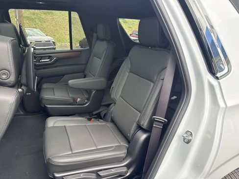 New 2026 GMC Yukon Denali w/ Denali Reserve Package AWD/4WD image 12