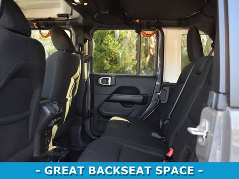 Used 2019 Jeep Wrangler Unlimited Sahara w/ Cold Weather Group image 9