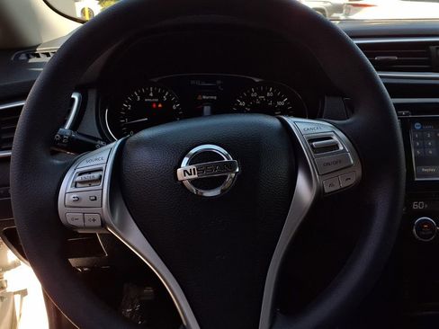 Used 2016 Nissan Rogue SV w/ SV Premium Package FWD image 13