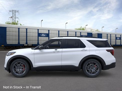 New 2026 Ford Explorer ST-Line w/ ST-Line Street Pack image 3