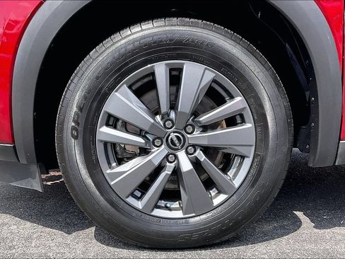 Used 2023 Nissan Pathfinder SV AWD/4WD image 9