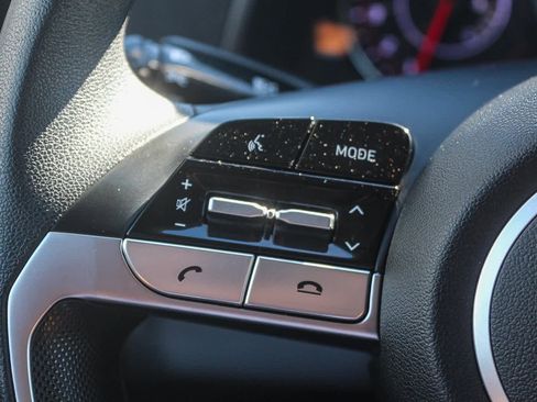 Used 2021 Hyundai Elantra SE image 31