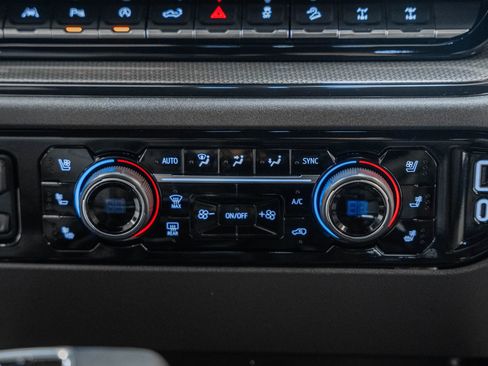 Used 2024 Chevrolet Silverado 1500 ZR2 image 32