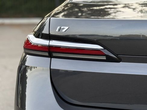 Used 2025 BMW i7 eDrive50 image 15