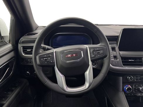 Used 2023 GMC Yukon SLT w/ SLT Luxury Package AWD/4WD image 13