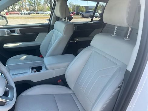 Used 2025 Hyundai Santa Fe SEL image 23