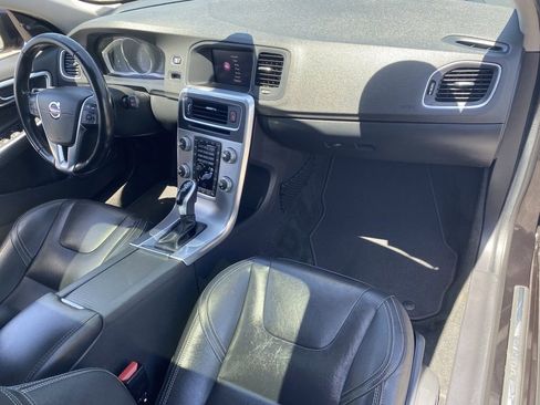 Used 2018 Volvo V60 T5 Dynamic w/ Vision Package FWD image 15