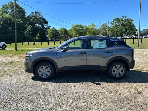 New 2026 Nissan Kicks S FWD image 8
