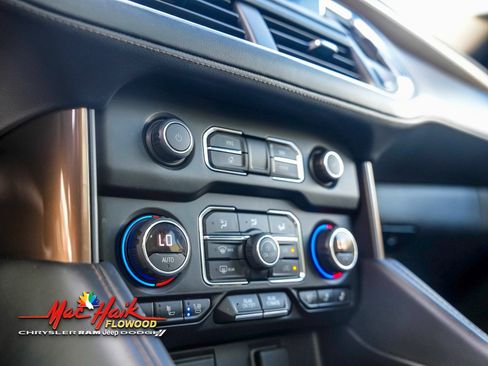 Used 2022 Chevrolet Suburban High Country image 26