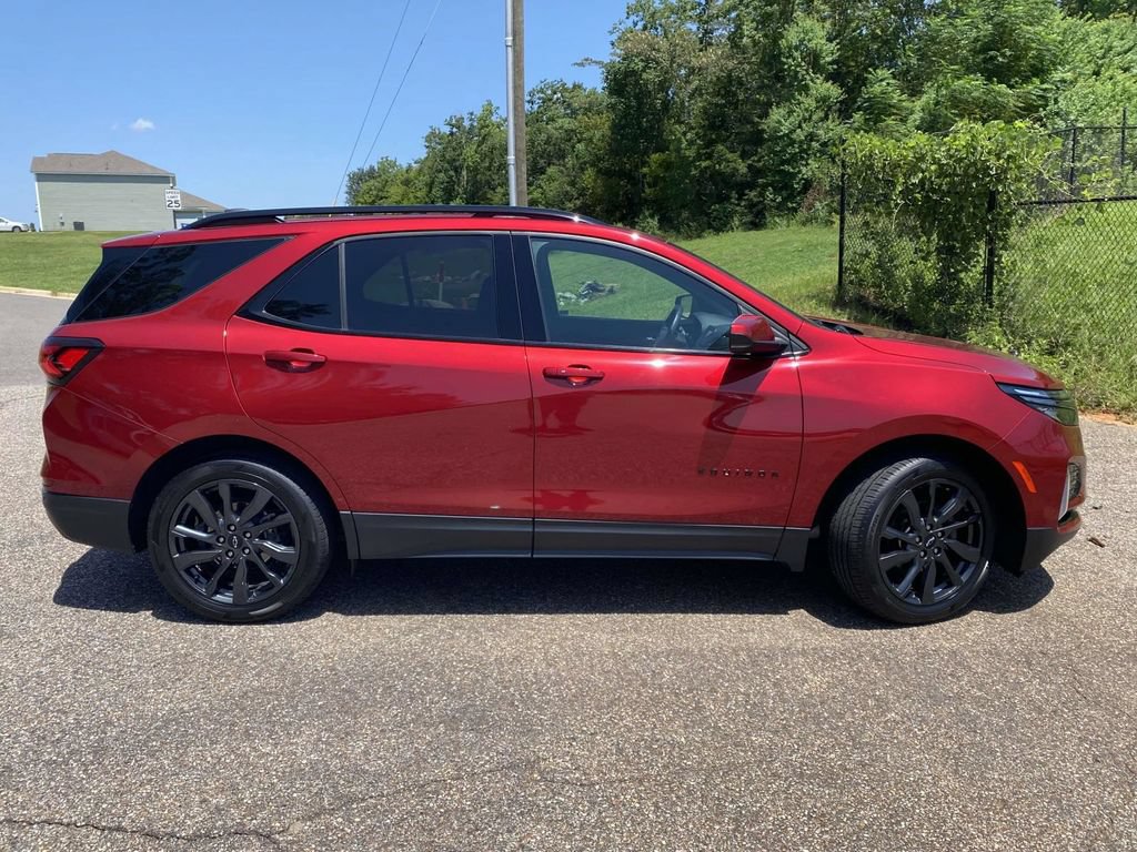 Used 2023 Chevrolet Equinox RS w/ LPO, Floor Liner Package FWD image 10