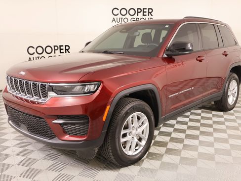 Used 2024 Jeep Grand Cherokee Laredo X image 9