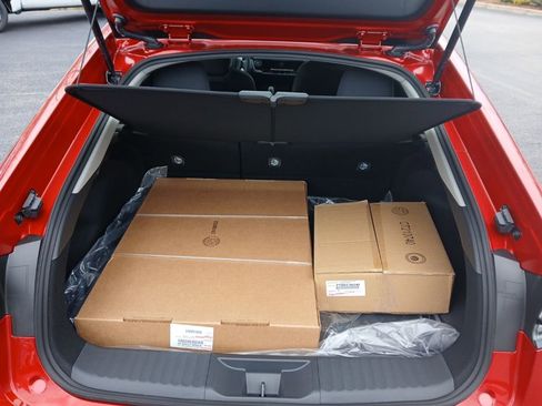New 2026 Toyota Prius Plug-In Hybrid FWD image 8