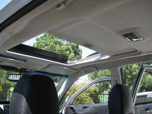 Used 2012 Subaru Forester 2.5X Limited AWD/4WD image 8