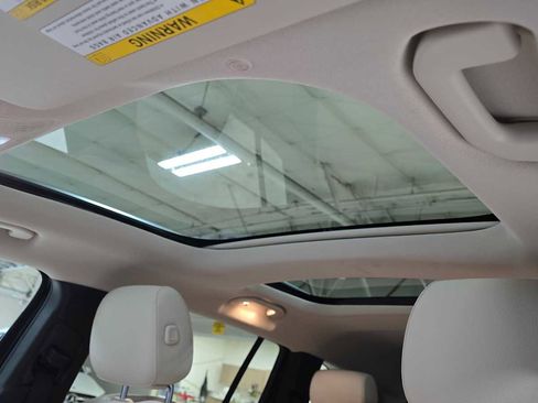 Used 2023 Mercedes-Benz GLB 250 4MATIC image 22