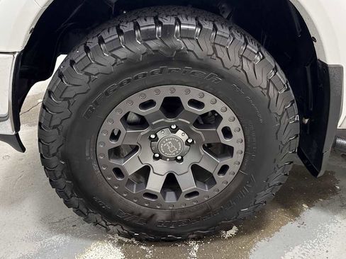 Used 2016 RAM 1500 Laramie w/ Convenience Group image 10