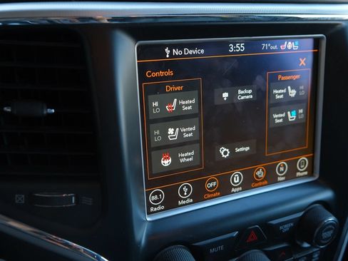 Used 2018 Jeep Grand Cherokee Summit w/ Skid Plate Group AWD/4WD image 25