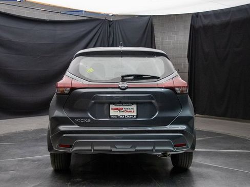 New 2025 Nissan Kicks Play S image 11