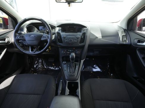 Used 2017 Ford Focus SE FWD image 38