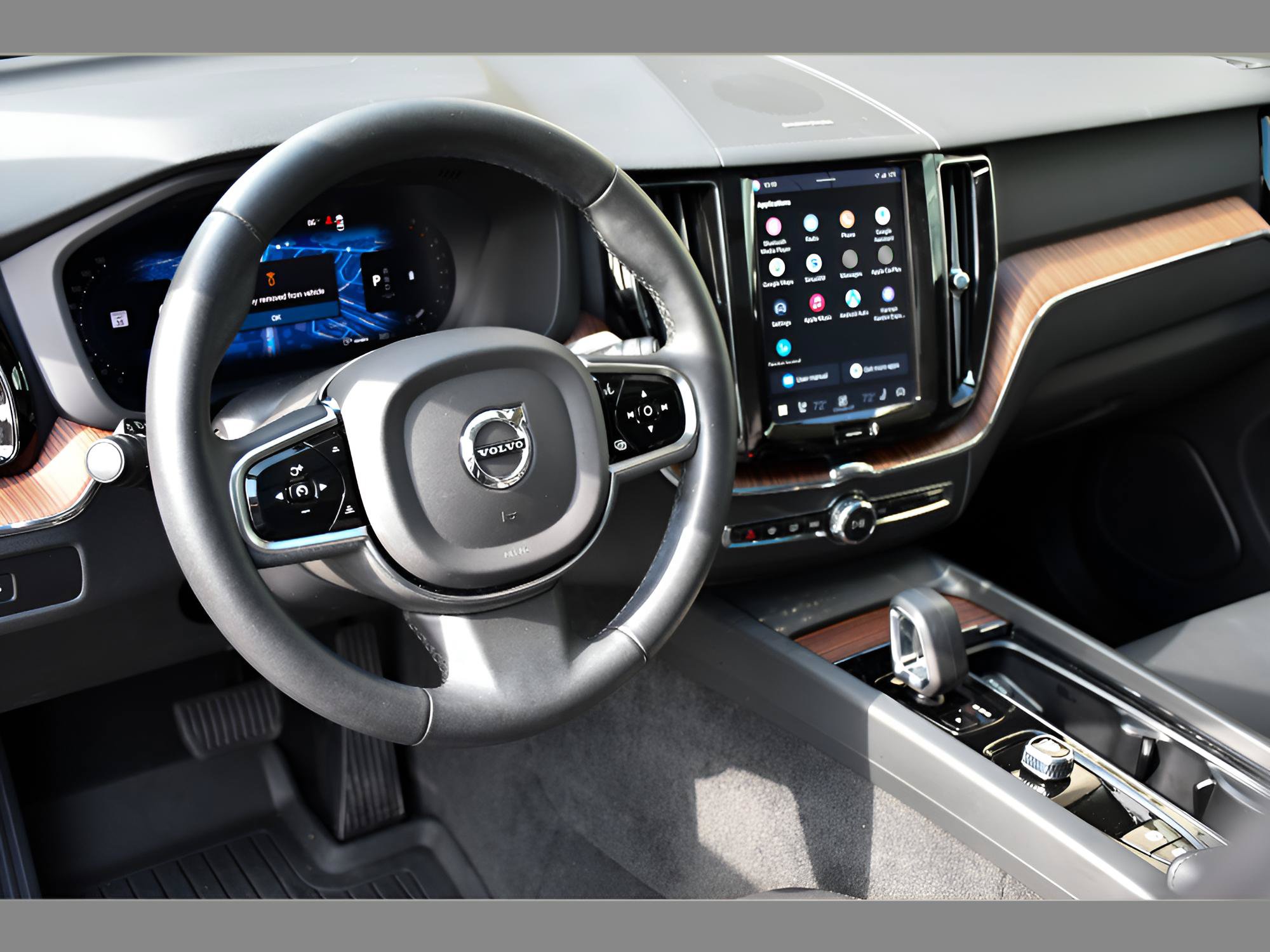 Certified 2024 Volvo XC60 B5 Plus w/ Climate Package AWD/4WD image 13