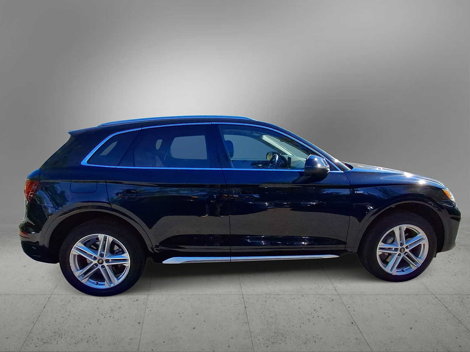 Certified 2024 Audi Q5 e Premium AWD/4WD image 9