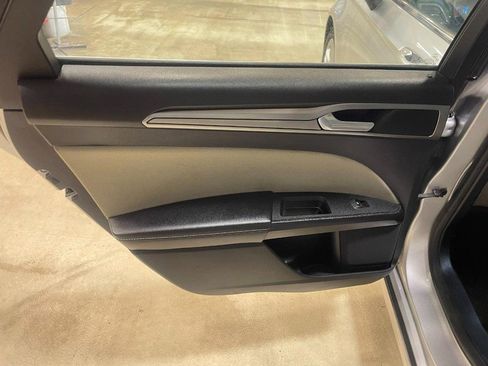 Used 2018 Ford Fusion S image 17