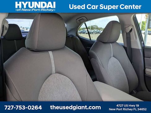 Used 2022 Toyota Camry LE image 6