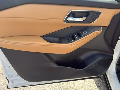 Certified 2023 Nissan Rogue Platinum AWD/4WD image 13