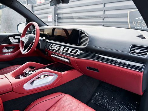 Used 2026 Mercedes-Benz Maybach GLS 600 4MATIC image 47