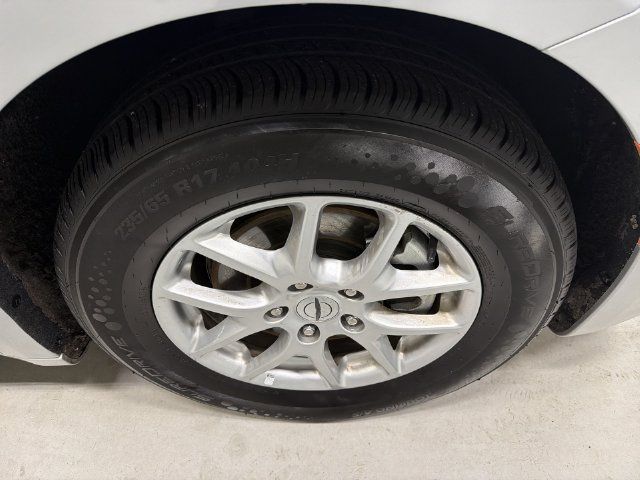 Used 2024 Chrysler Pacifica Touring-L FWD image 14